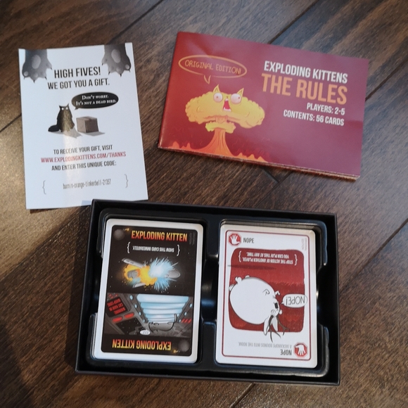 Exploding kittens card game - Picture 4 of 4